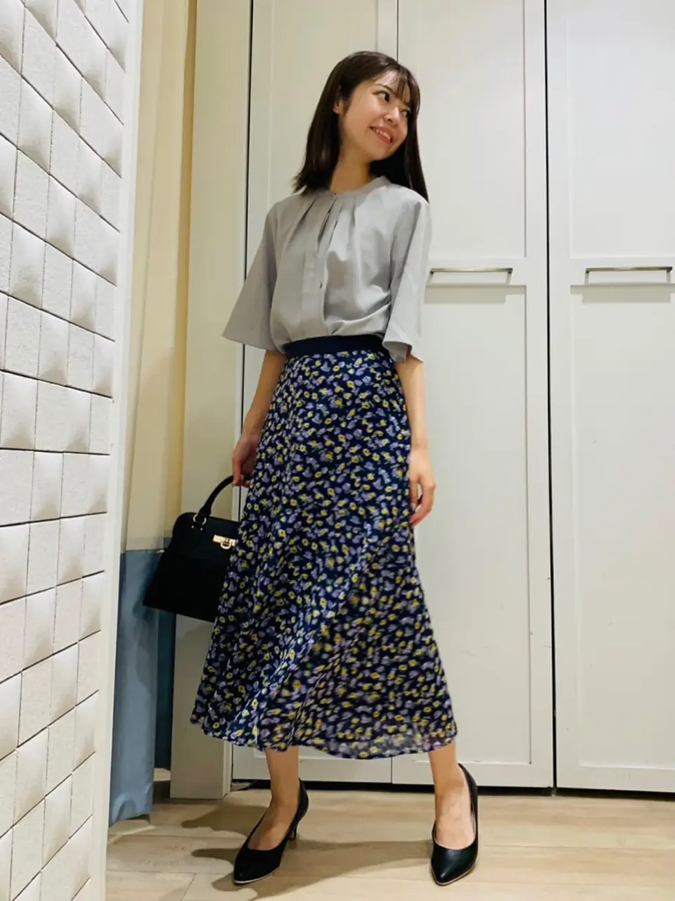 ANY SIS スタッフ コーディネート画像