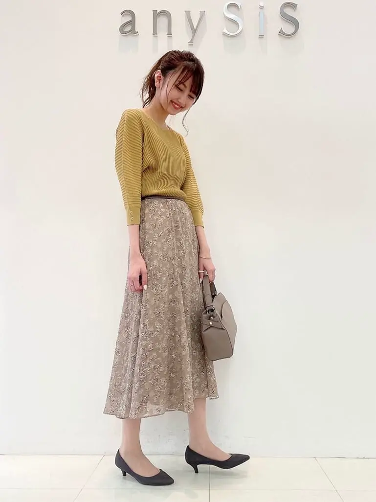 ANY SIS スタッフ コーディネート画像