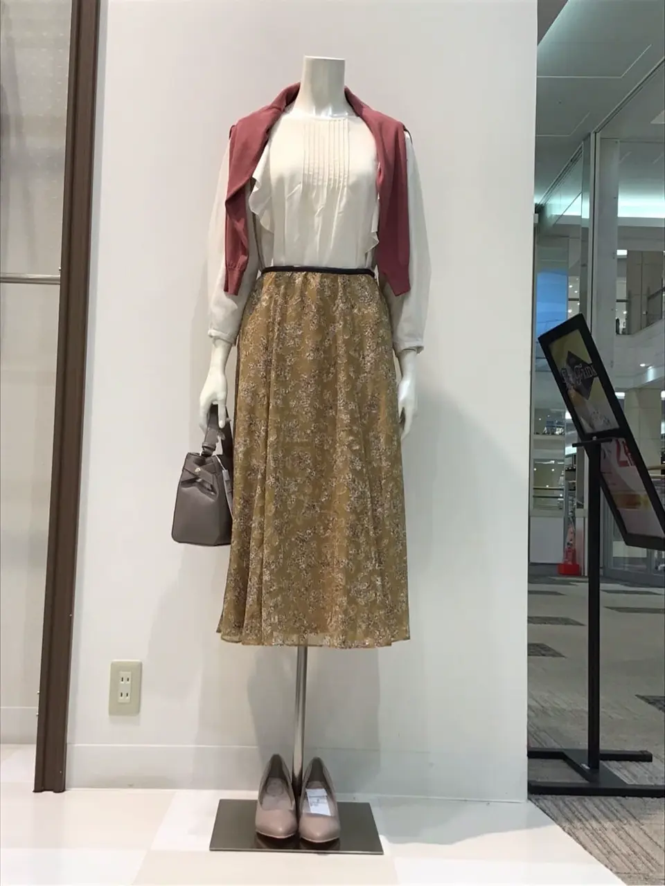 ANY SIS 布川 コーディネート画像