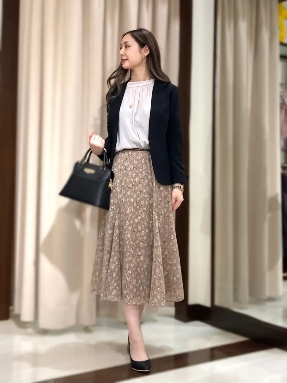 ANY SIS STAFF コーディネート画像