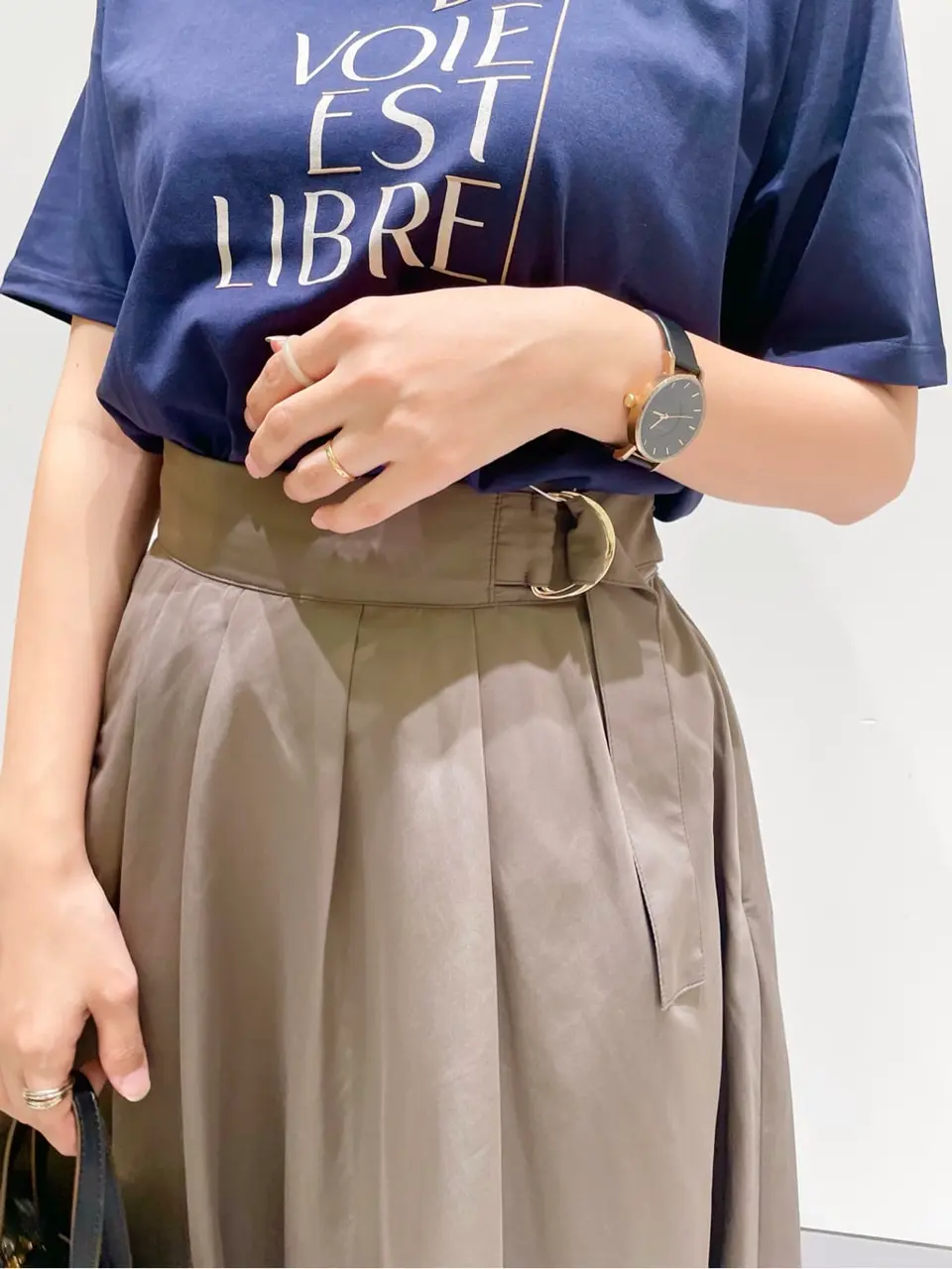 ANY SIS スタッフ コーディネート画像