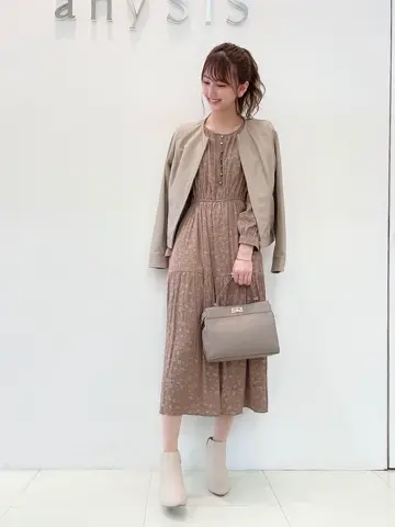 ANY SIS スタッフ コーディネート画像