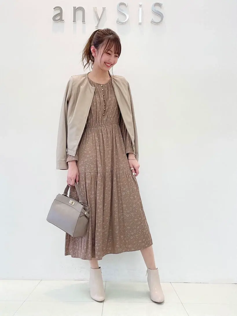 ANY SIS スタッフ コーディネート画像