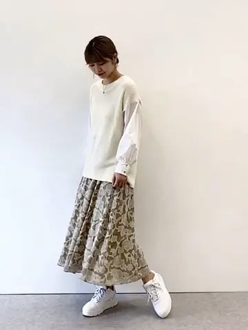 ANY SIS スタッフ コーディネート画像