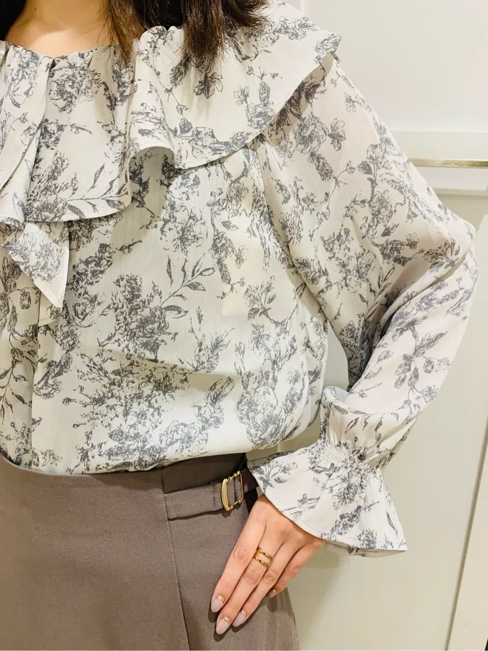 ANY SIS スタッフ コーディネート画像