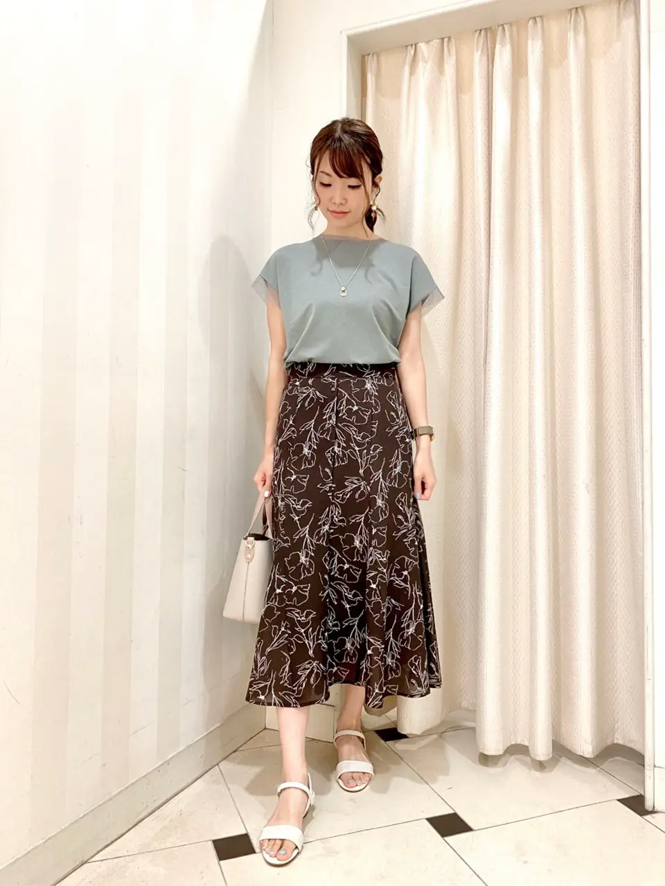 ANY SIS 金井 コーディネート画像