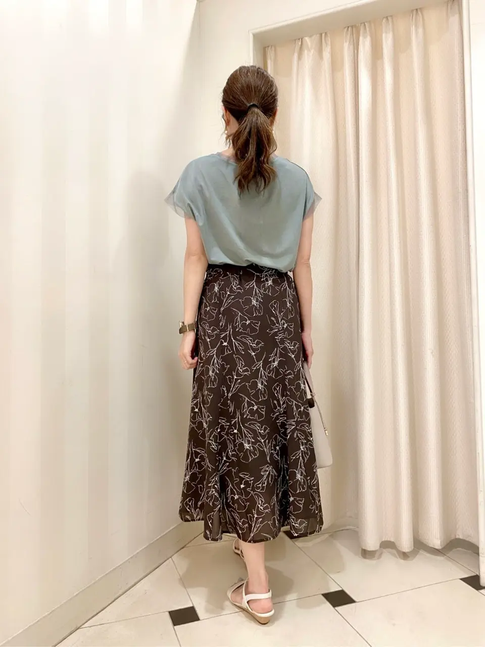 ANY SIS 金井 コーディネート画像