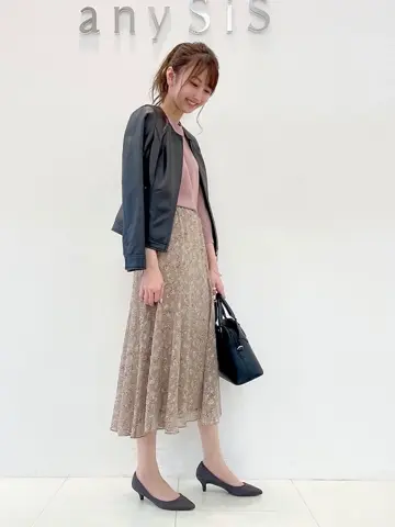 ANY SIS スタッフ コーディネート画像