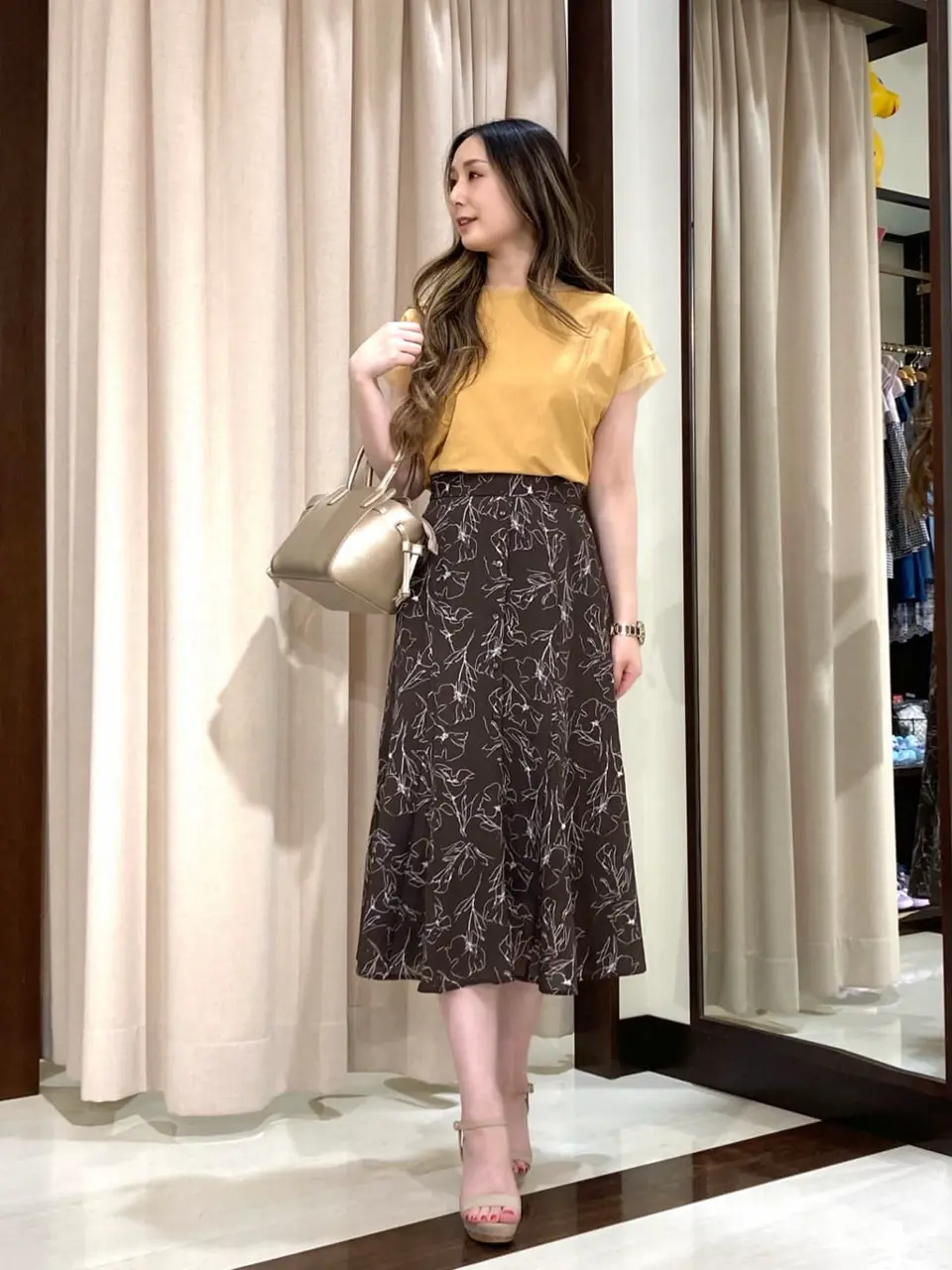 ANY SIS STAFF コーディネート画像