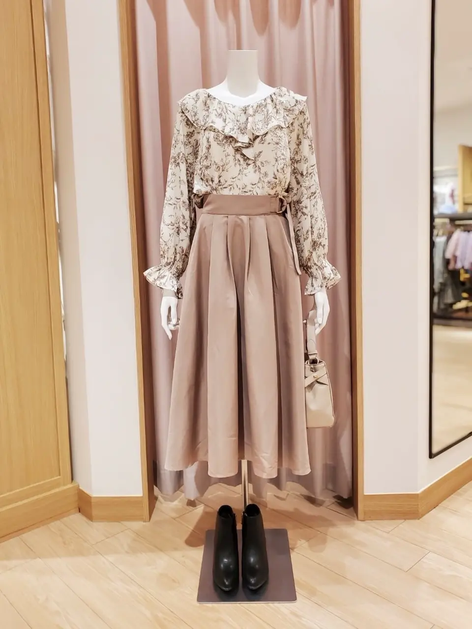 ANY SIS 岩田 コーディネート画像