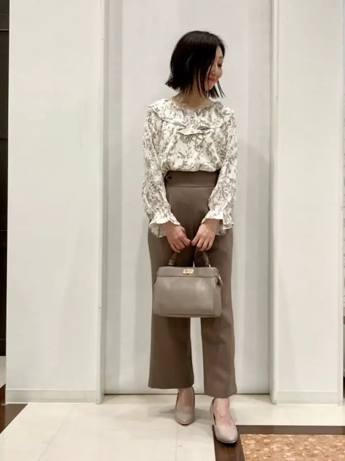 ANY SIS スタッフ コーディネート画像