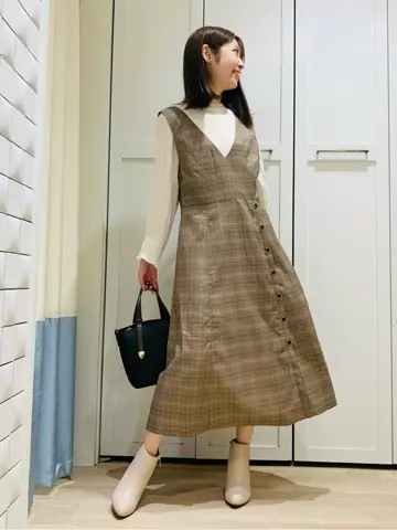 ANY SIS スタッフ コーディネート画像