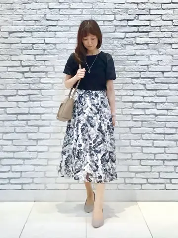 ANY SIS スタッフ コーディネート画像