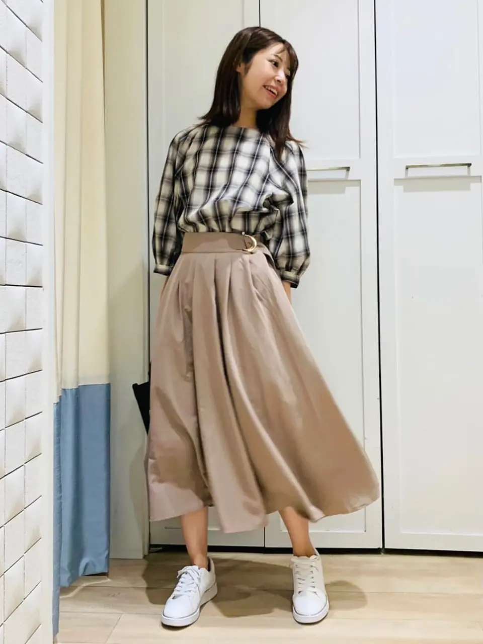 ANY SIS スタッフ コーディネート画像