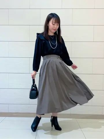 ANY SIS スタッフ コーディネート画像