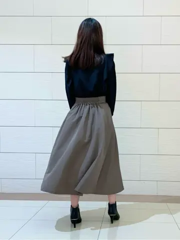 ANY SIS スタッフ コーディネート画像