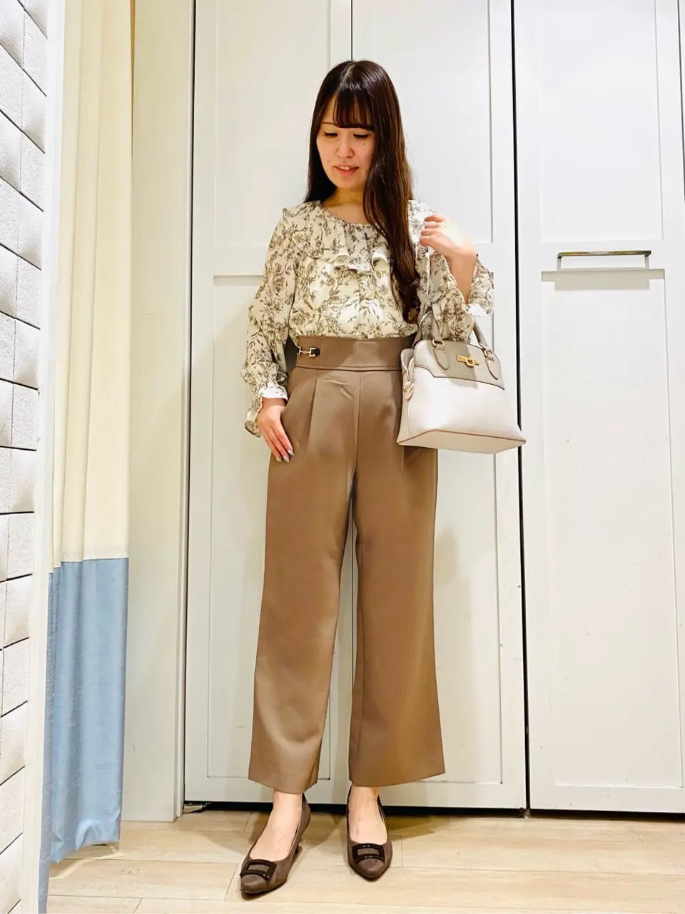 ANY SIS スタッフ コーディネート画像