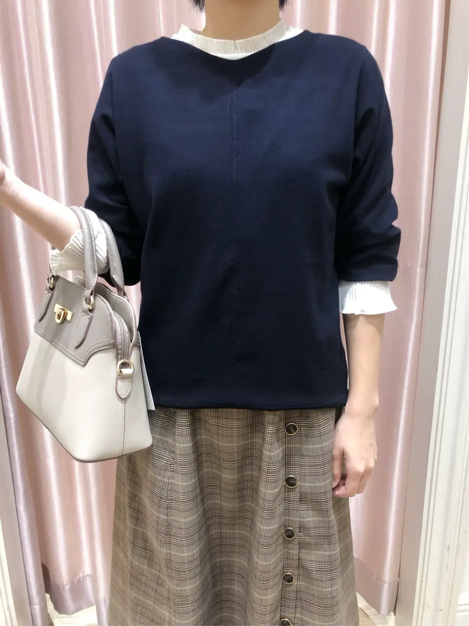 ANY SIS スタッフ コーディネート画像