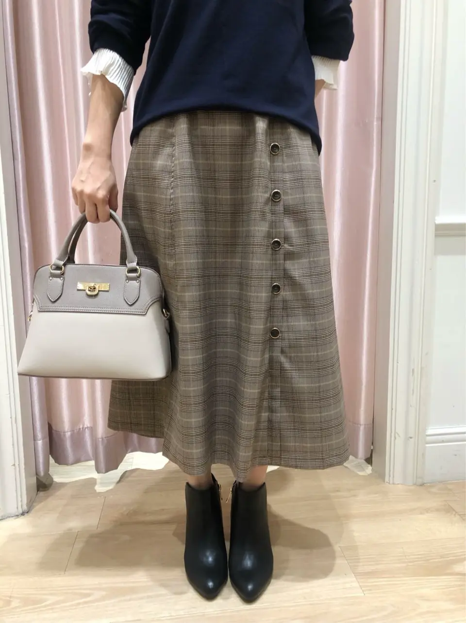 ANY SIS スタッフ コーディネート画像