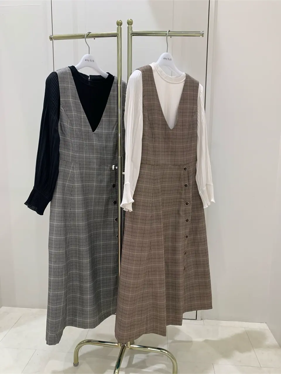 ANY SIS スタッフ コーディネート画像