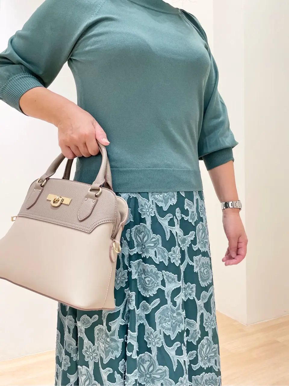 ANY SIS 今仲 コーディネート画像