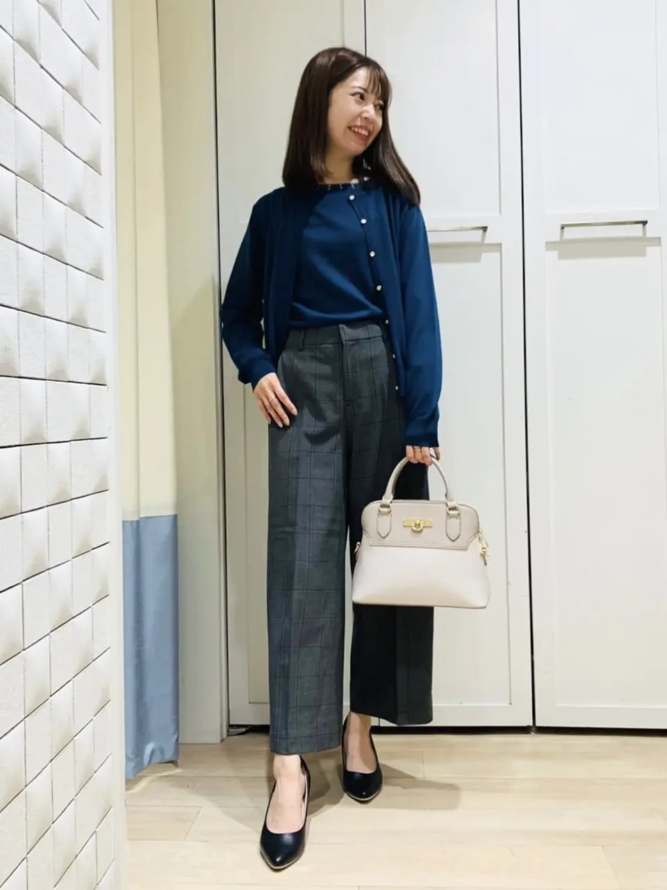 ANY SIS スタッフ コーディネート画像