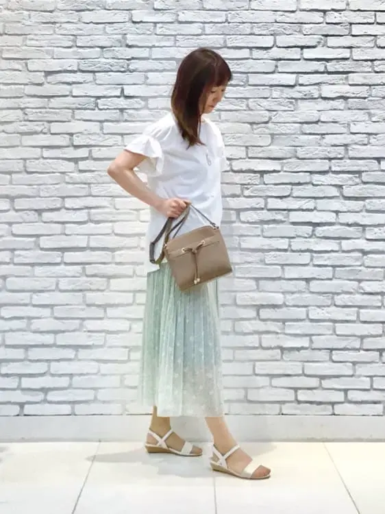 ANY SIS スタッフ コーディネート画像