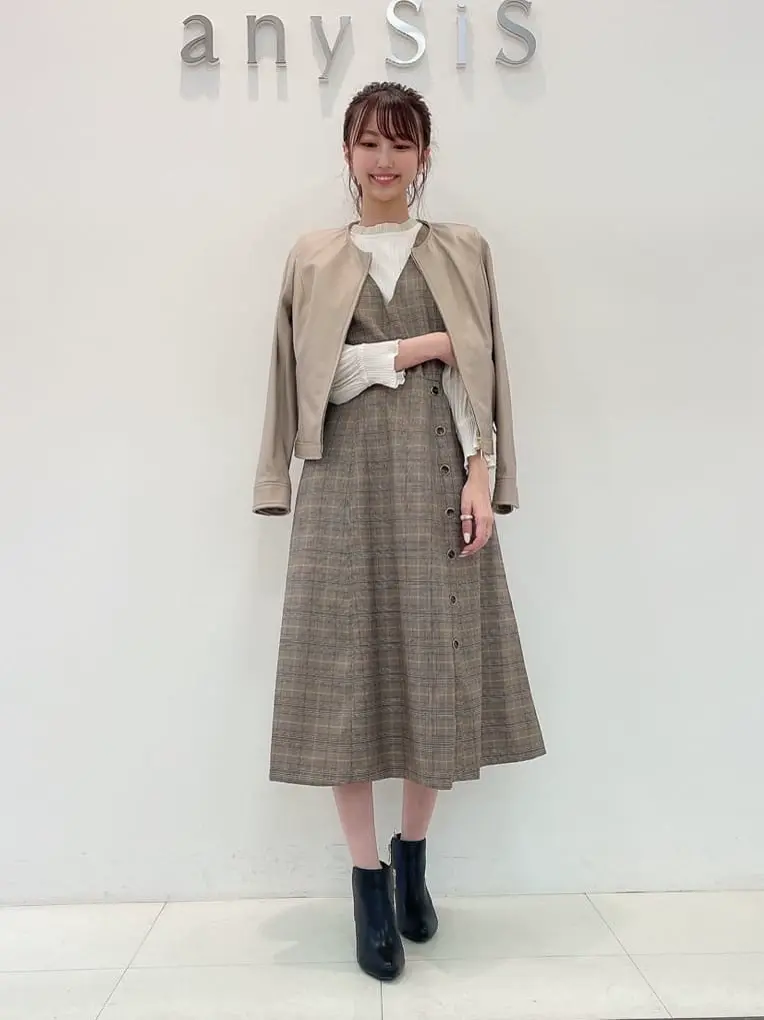 ANY SIS スタッフ コーディネート画像