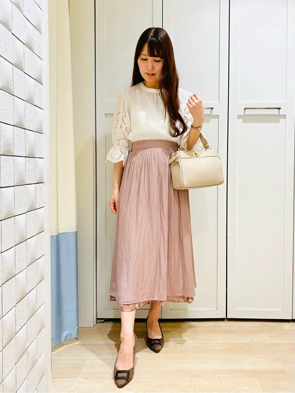 ANY SIS スタッフ コーディネート画像