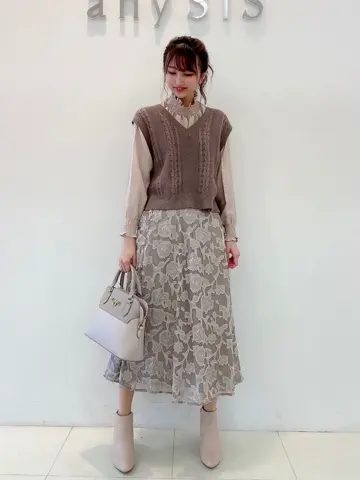 ANY SIS スタッフ コーディネート画像