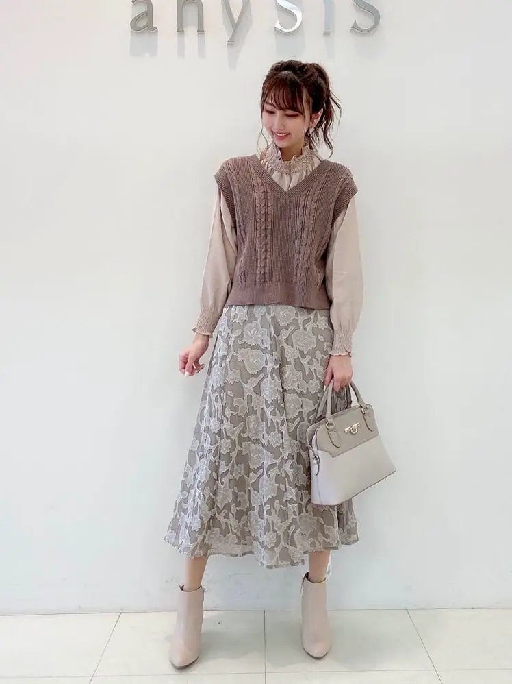 ANY SIS スタッフ コーディネート画像