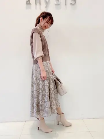 ANY SIS スタッフ コーディネート画像