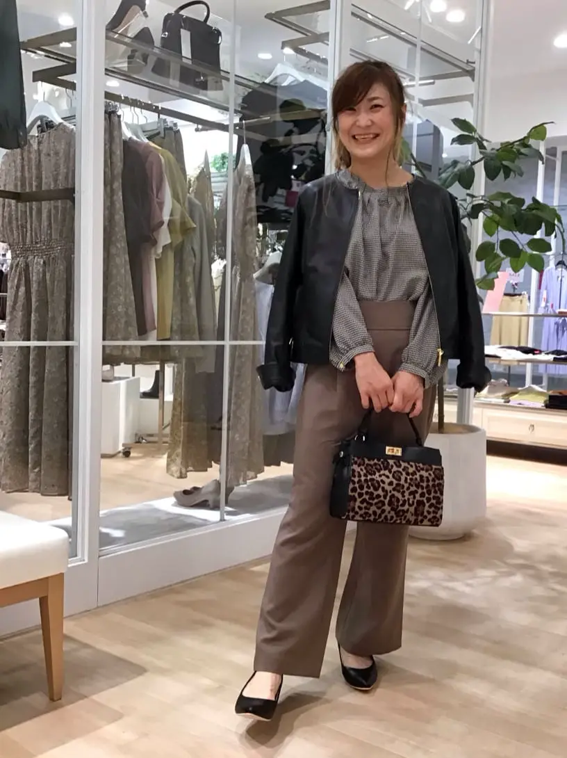 ANY SIS スタッフ コーディネート画像