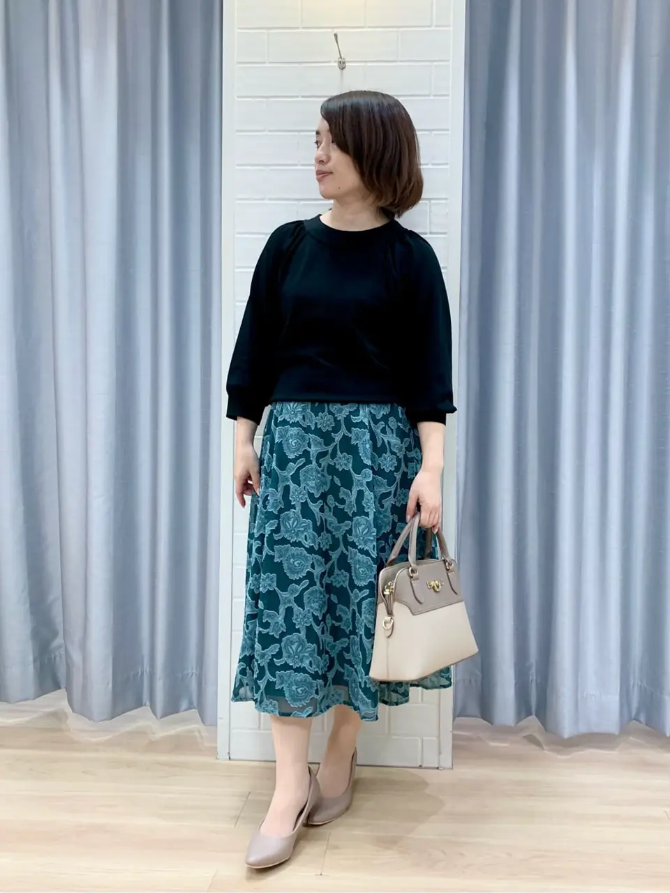 ANY SIS 丸岡 コーディネート画像