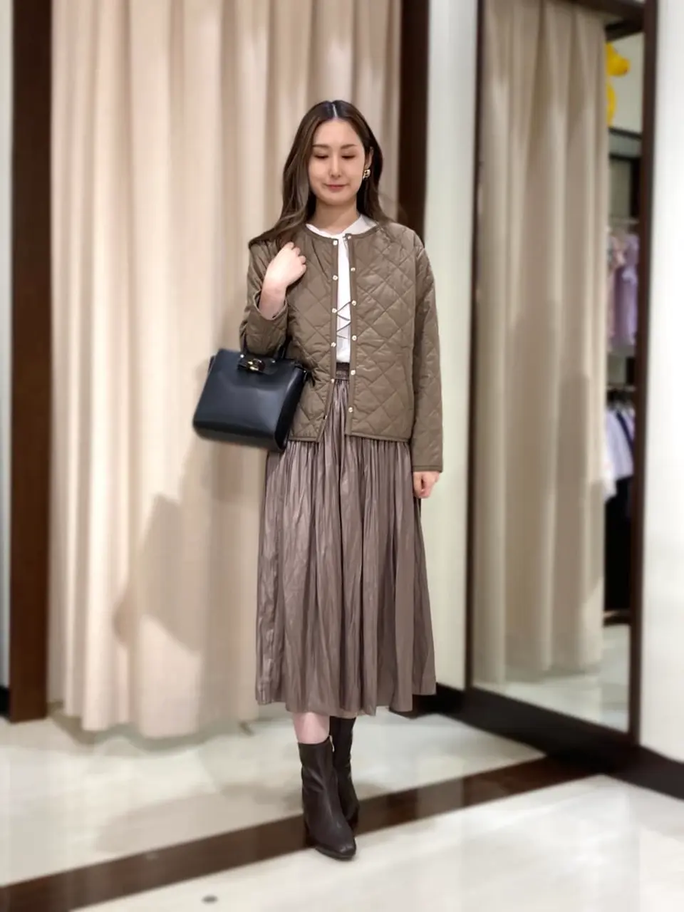 ANY SIS STAFF コーディネート画像