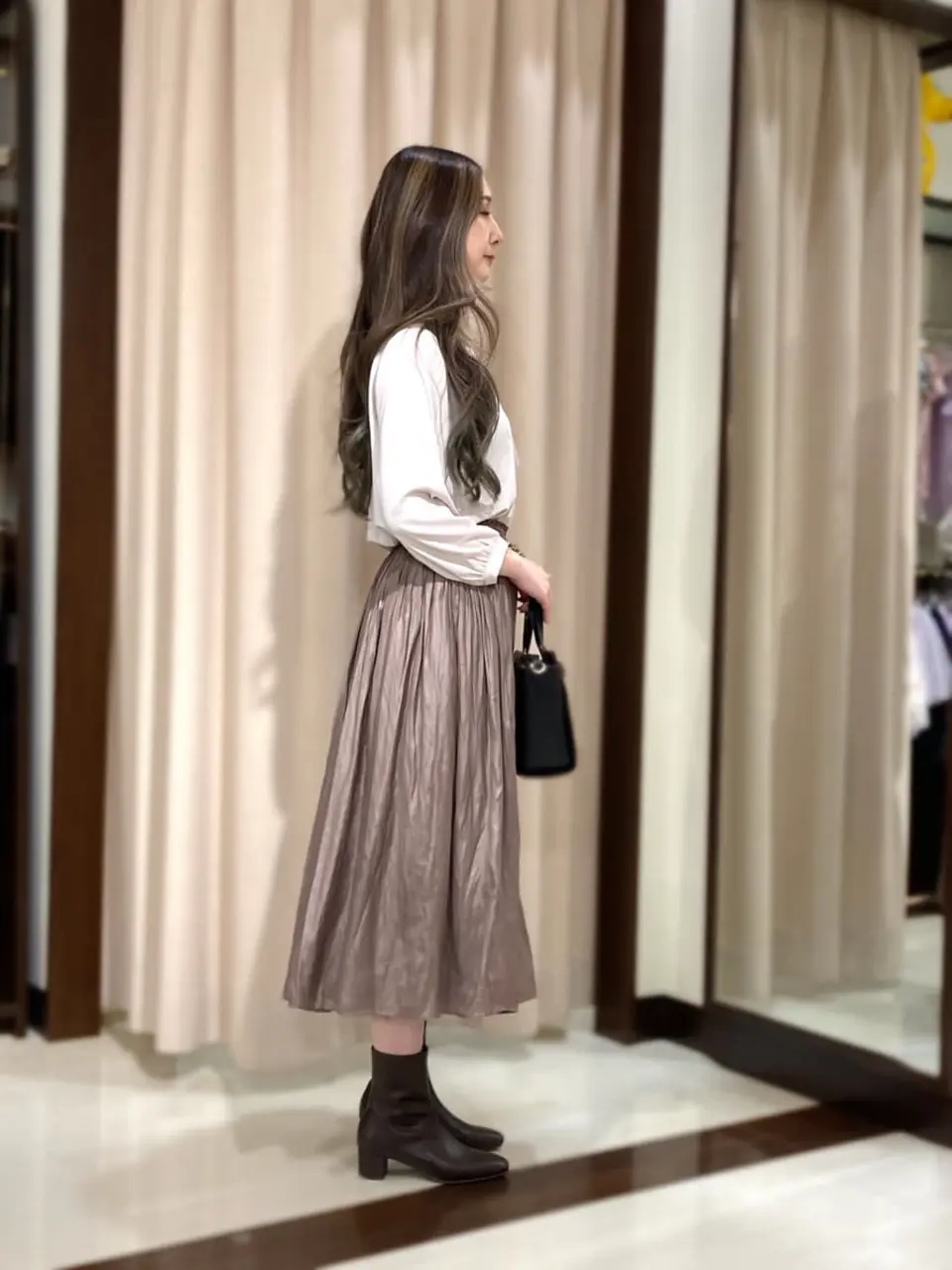 ANY SIS STAFF コーディネート画像