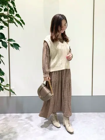 ANY SIS スタッフ コーディネート画像