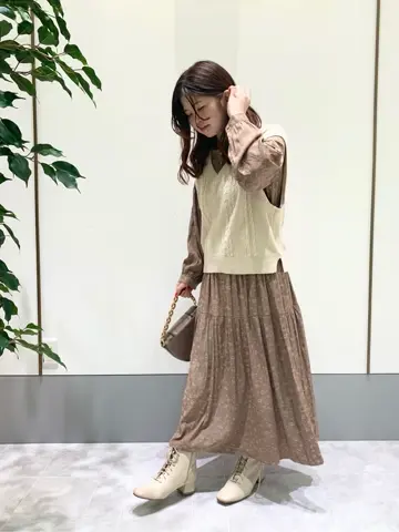 ANY SIS スタッフ コーディネート画像