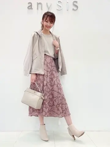 ANY SIS スタッフ コーディネート画像