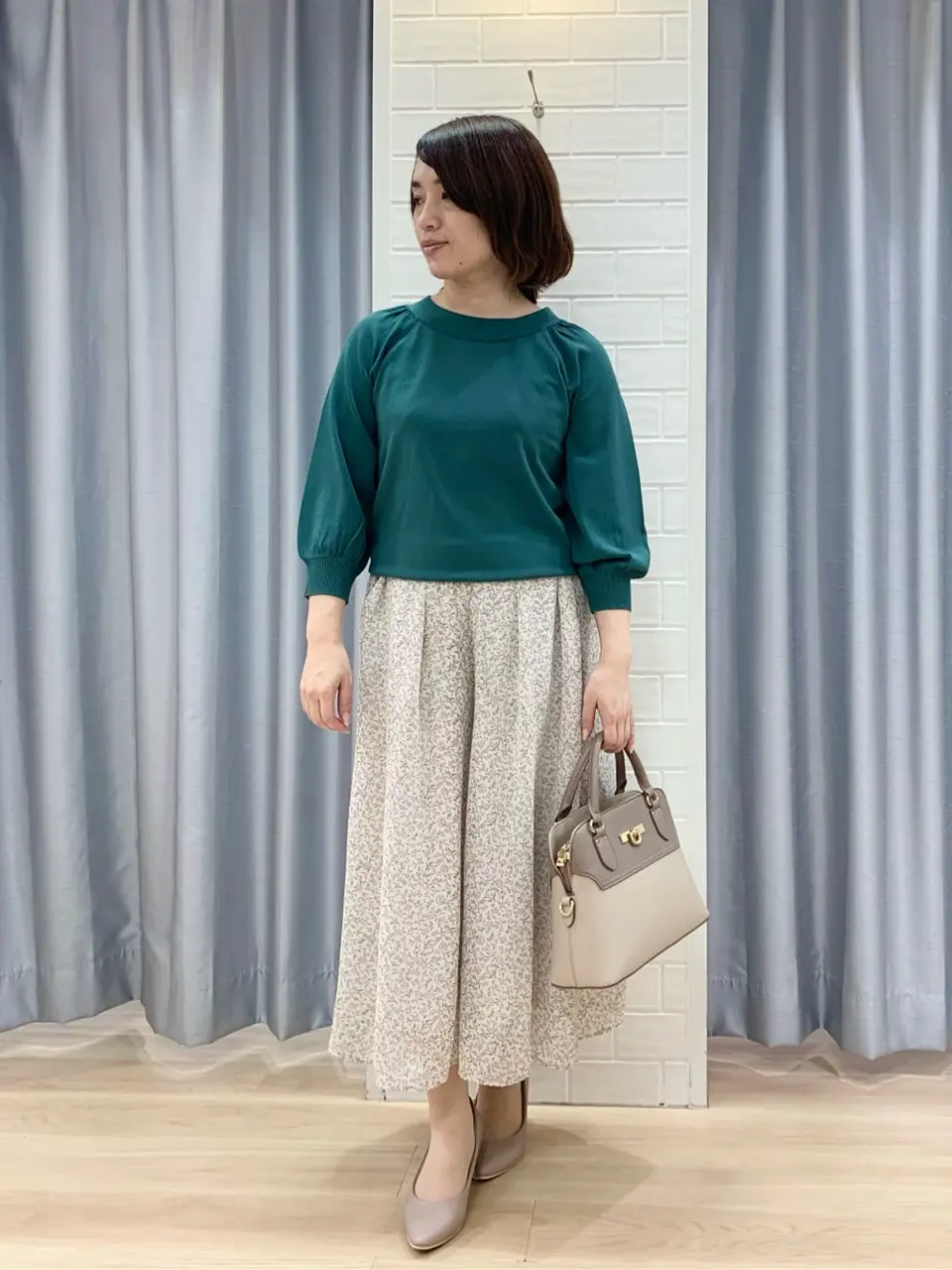 ANY SIS 丸岡 コーディネート画像