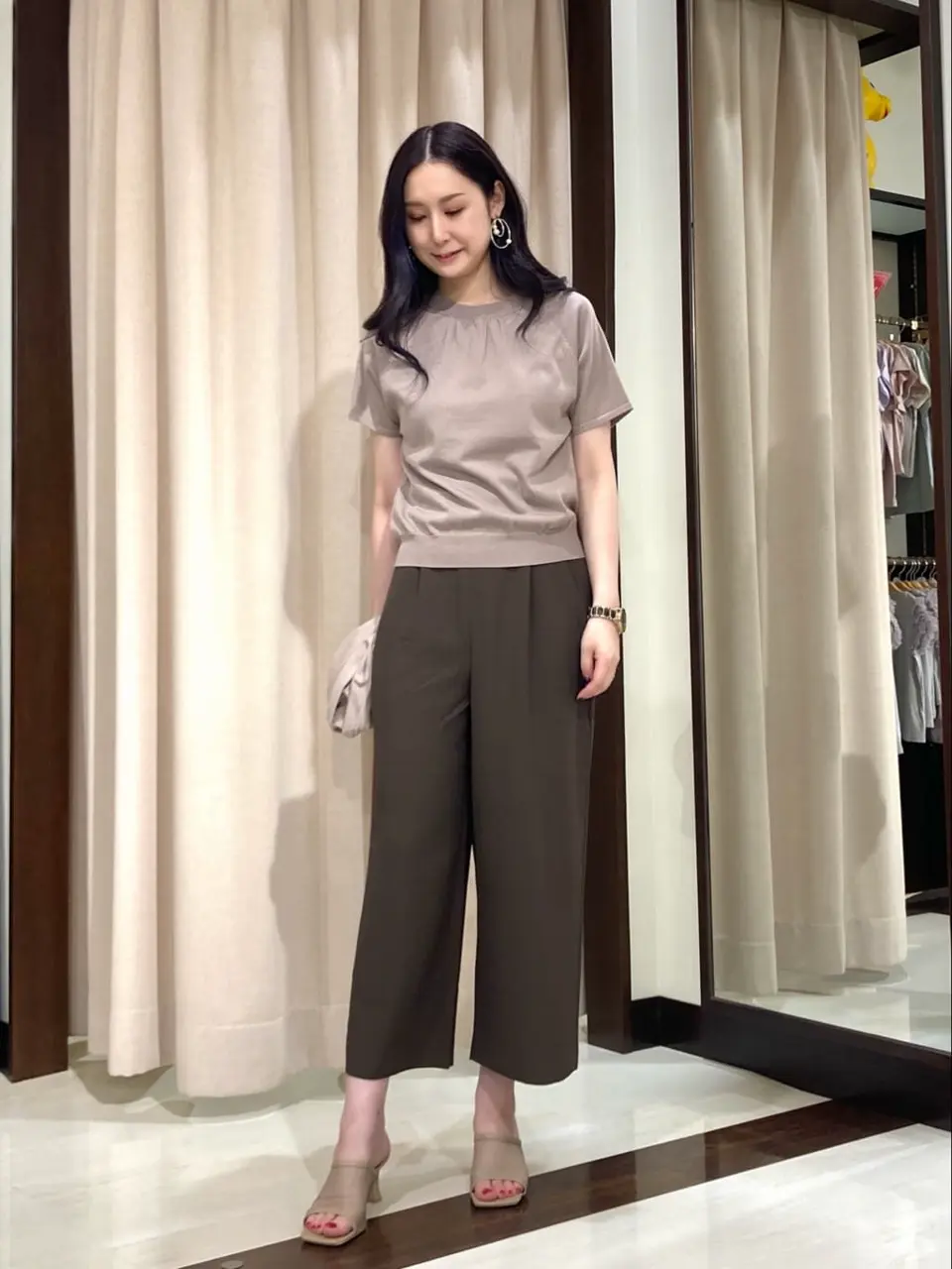 ANY SIS STAFF コーディネート画像