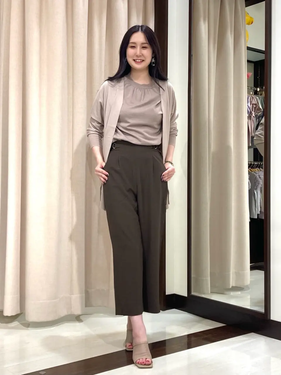 ANY SIS STAFF コーディネート画像