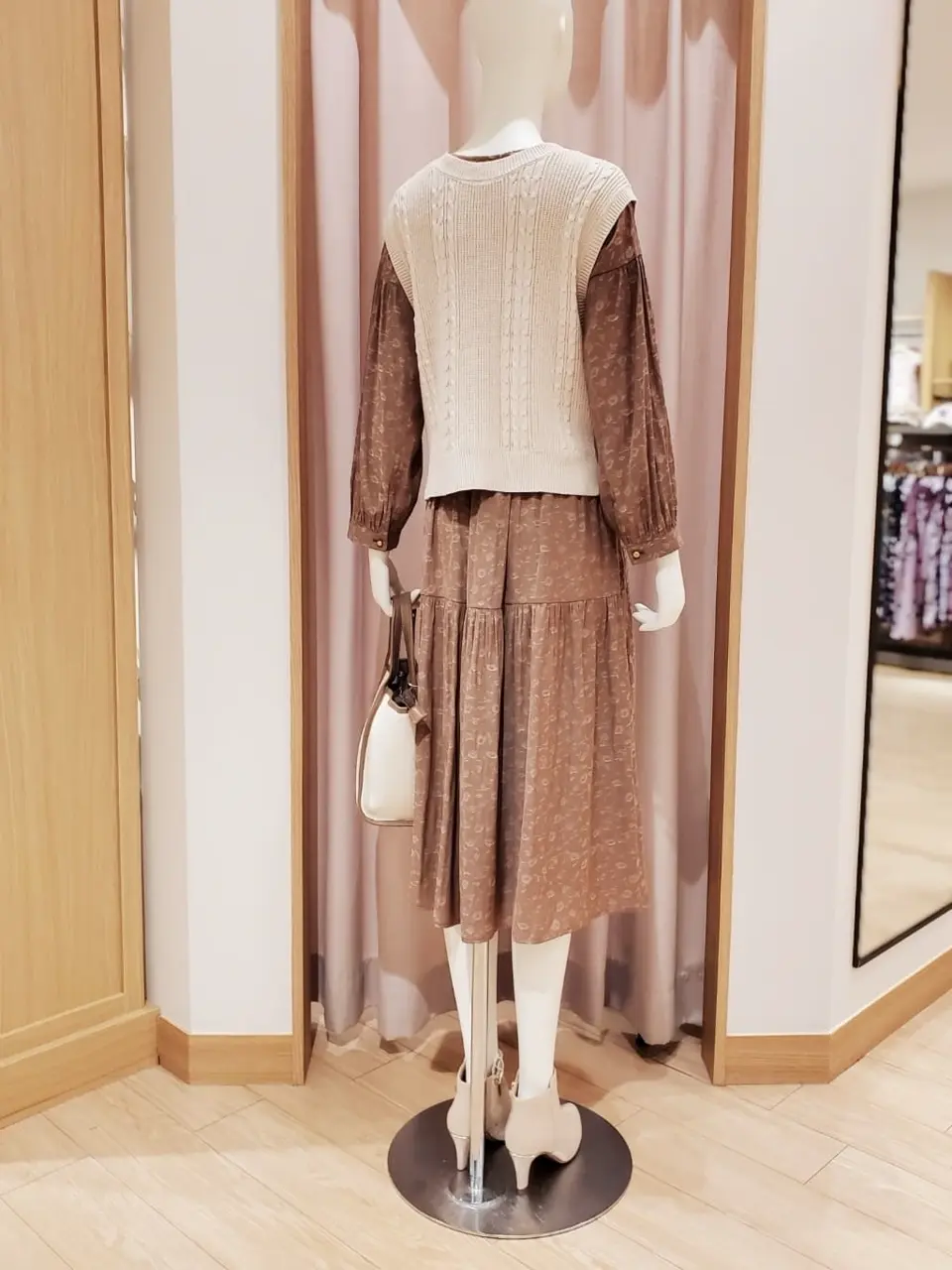 ANY SIS 岩田 コーディネート画像