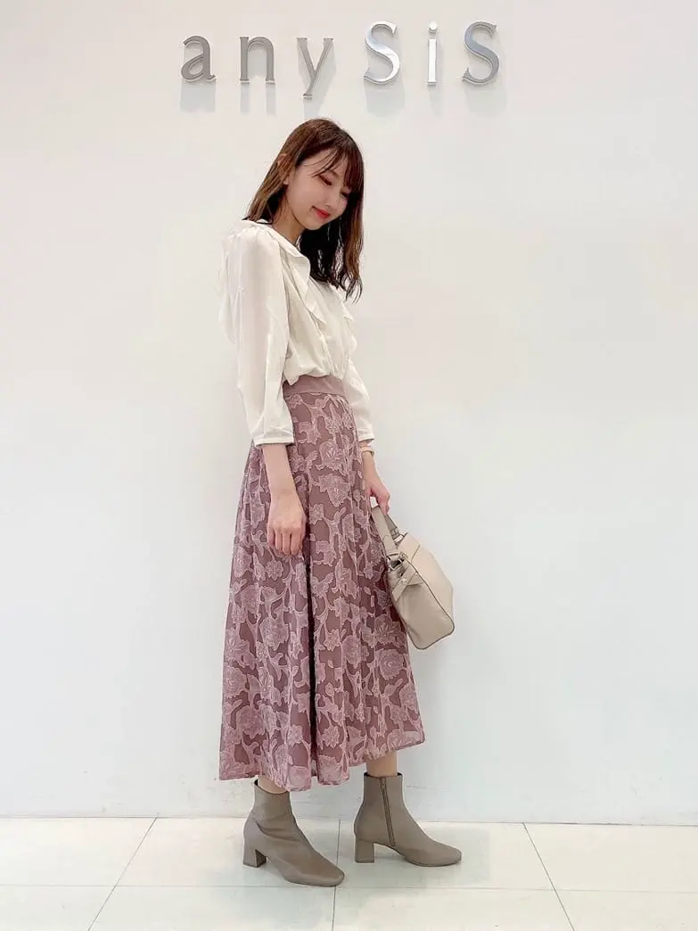 ANY SIS スタッフ コーディネート画像