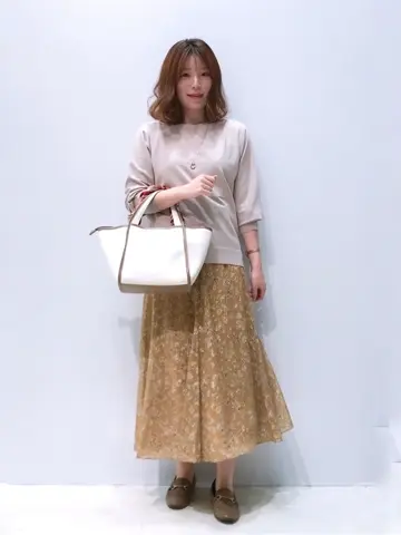 ANY SIS スタッフ コーディネート画像