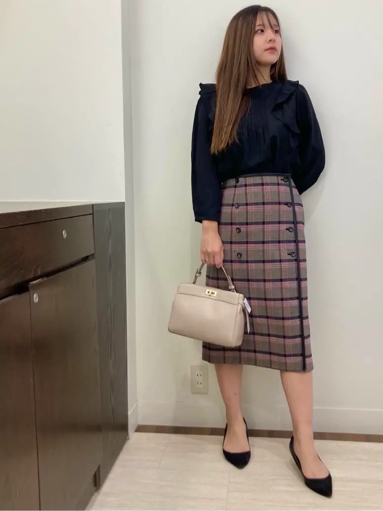 ANY SIS スタッフ コーディネート画像