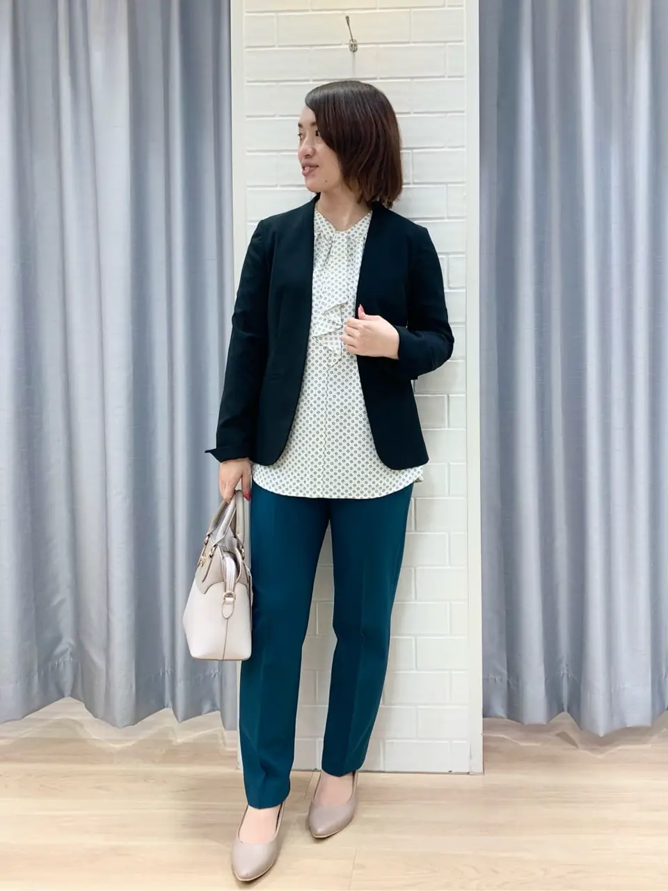 ANY SIS 丸岡 コーディネート画像