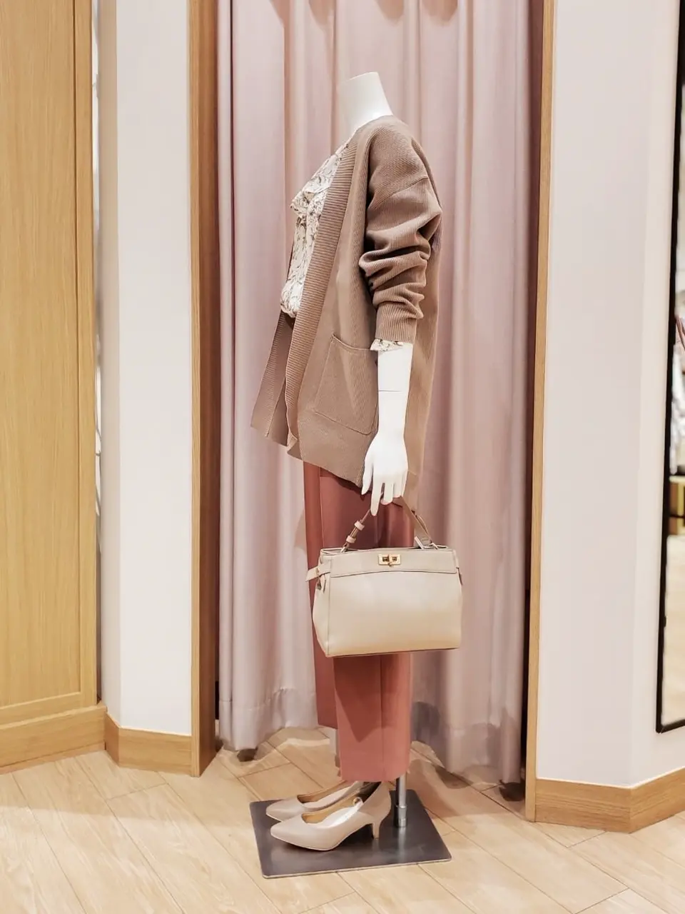 ANY SIS 岩田 コーディネート画像