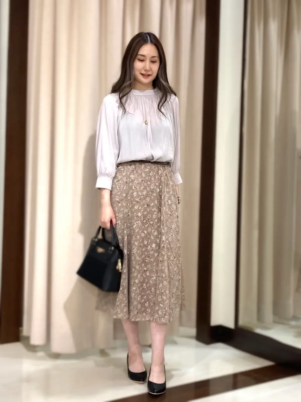 ANY SIS STAFF コーディネート画像