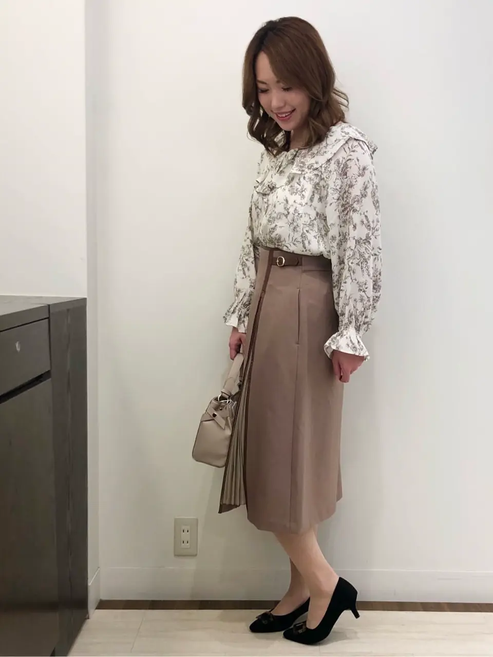 ANY SIS スタッフ コーディネート画像